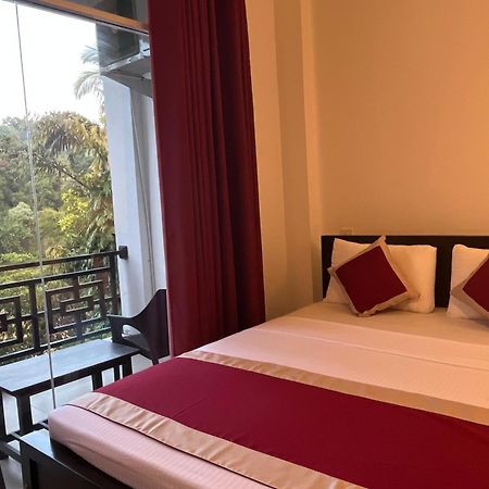 Kandy Rivers Edge Nature Resort Esterno foto