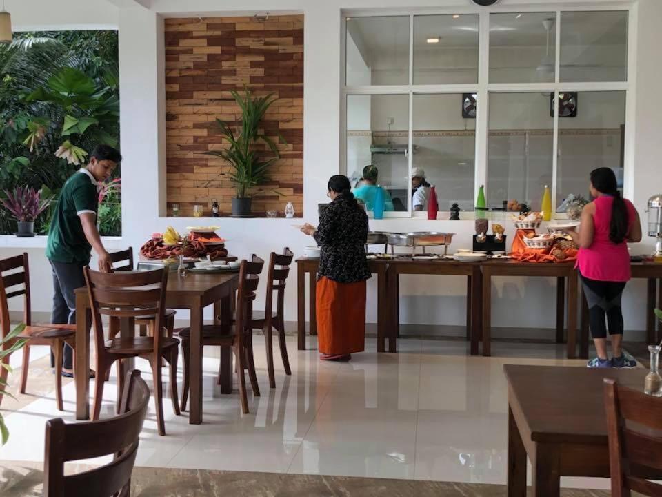 Kandy Rivers Edge Nature Resort Esterno foto