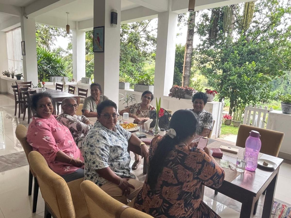 Kandy Rivers Edge Nature Resort Esterno foto