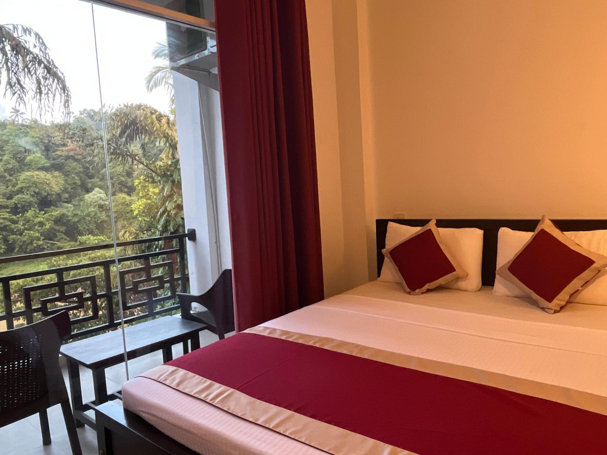 Kandy Rivers Edge Nature Resort Esterno foto
