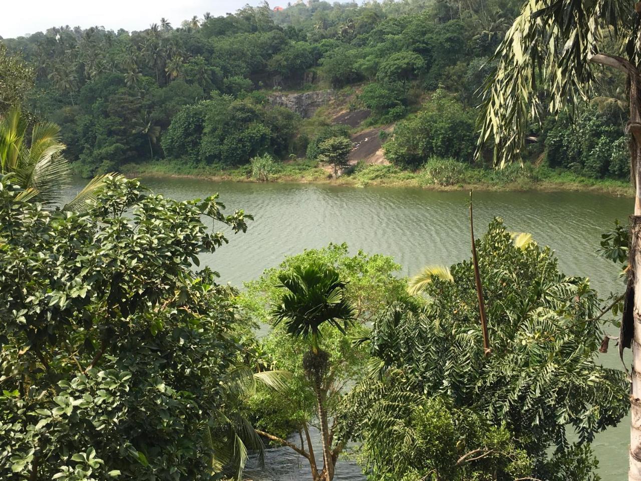 Kandy Rivers Edge Nature Resort Esterno foto