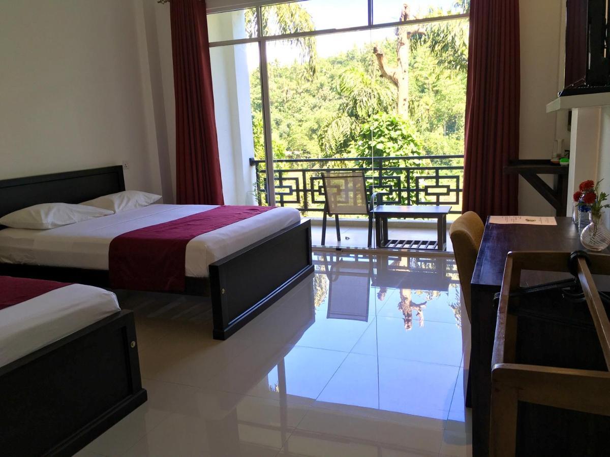 Kandy Rivers Edge Nature Resort Esterno foto